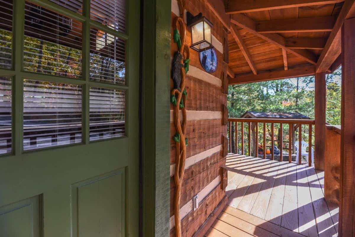 View! Cozy, Private, Fireplace, Hot Tub Log Cabin, Honeymoon! Sevierville Zewnętrze zdjęcie