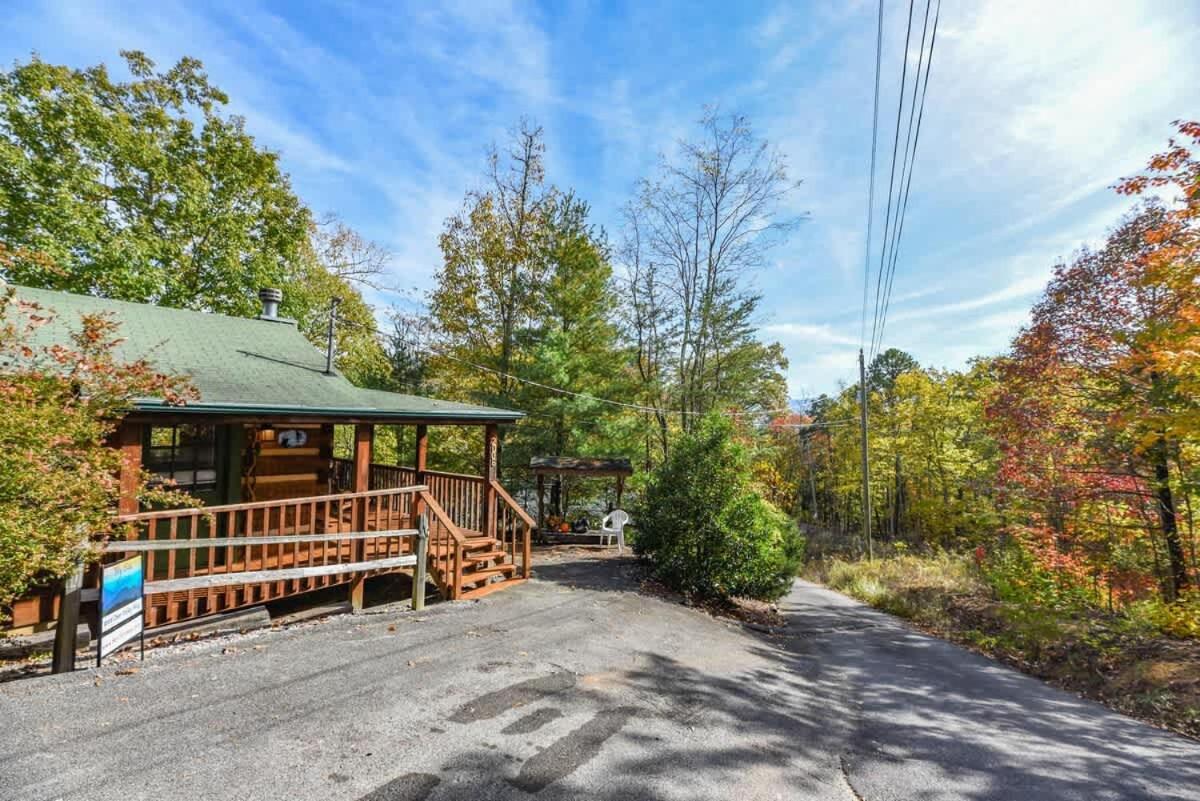 View! Cozy, Private, Fireplace, Hot Tub Log Cabin, Honeymoon! Sevierville Zewnętrze zdjęcie
