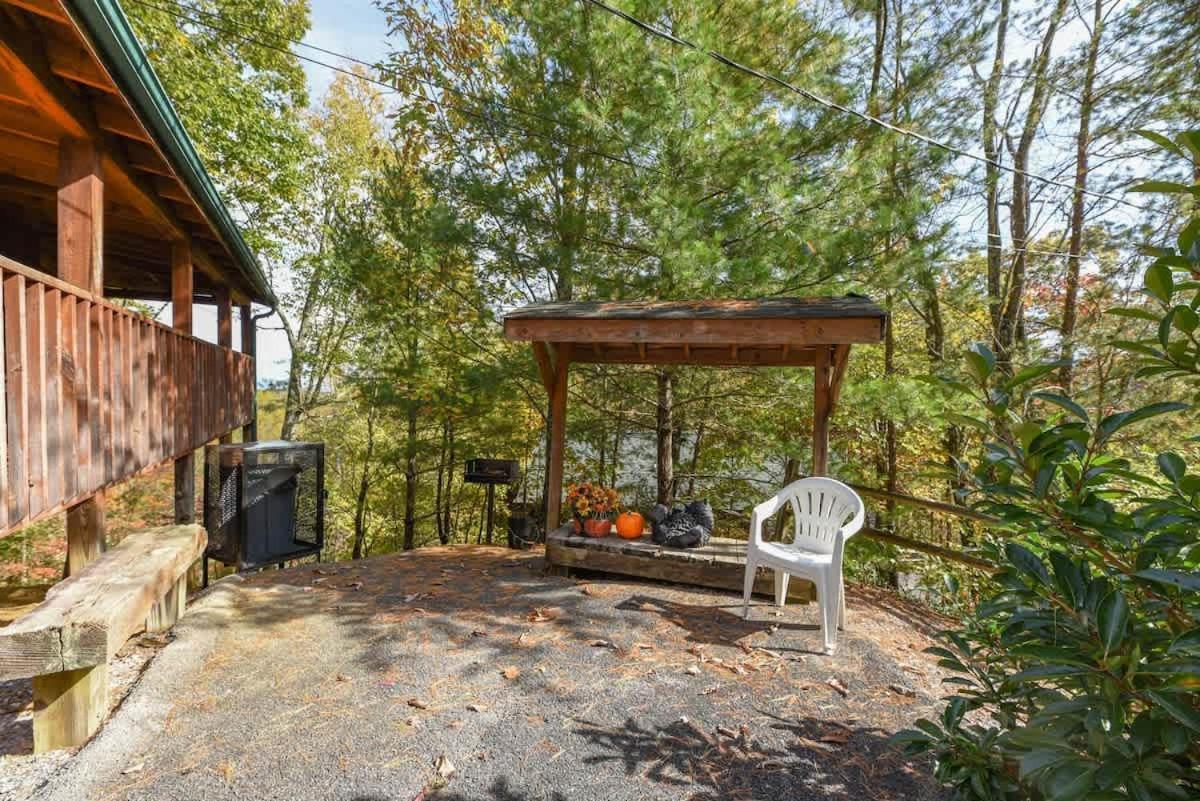 View! Cozy, Private, Fireplace, Hot Tub Log Cabin, Honeymoon! Sevierville Zewnętrze zdjęcie